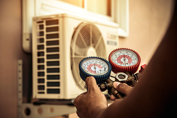 Professional Ac Installation technician working in Aberdeen, ID